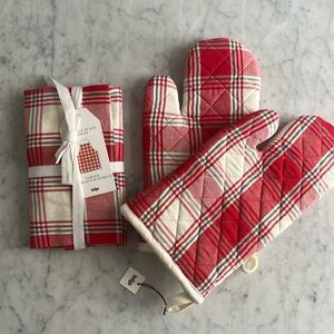 Indigo cottage plaid Christmas/Hoilday Apron and oven mitt set